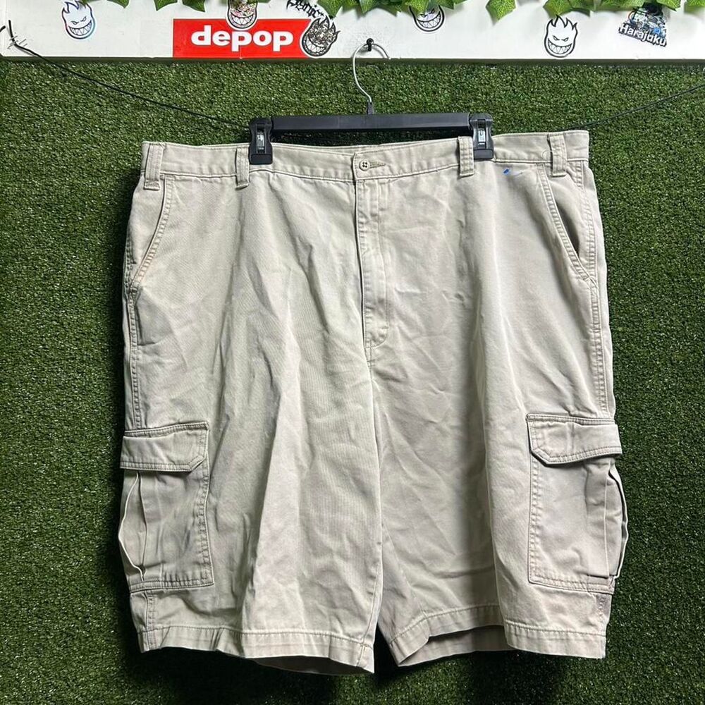 Dickies Men's Cream and Tan Shorts